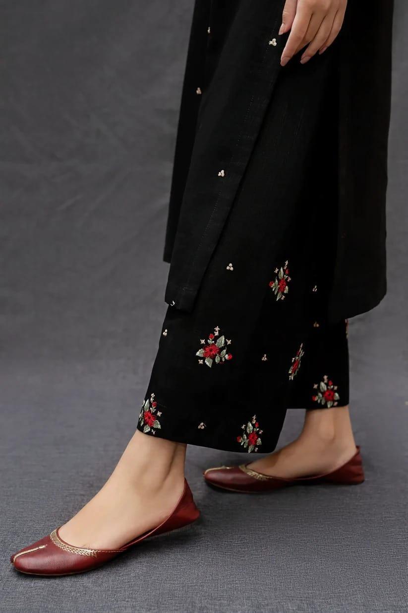 3 Pcs women’s unstitched Dhanak embroidered suit