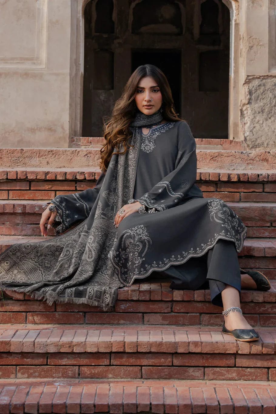 3PC UNSTITCHED DHANAK EMBROIDERED SUIT AY-0043